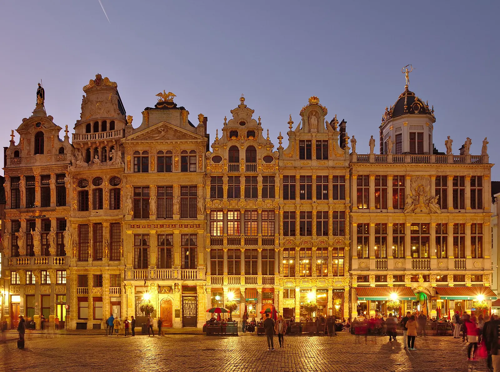 Grand Place 1-7 during civil twilight, Brussels (DSCF1982)