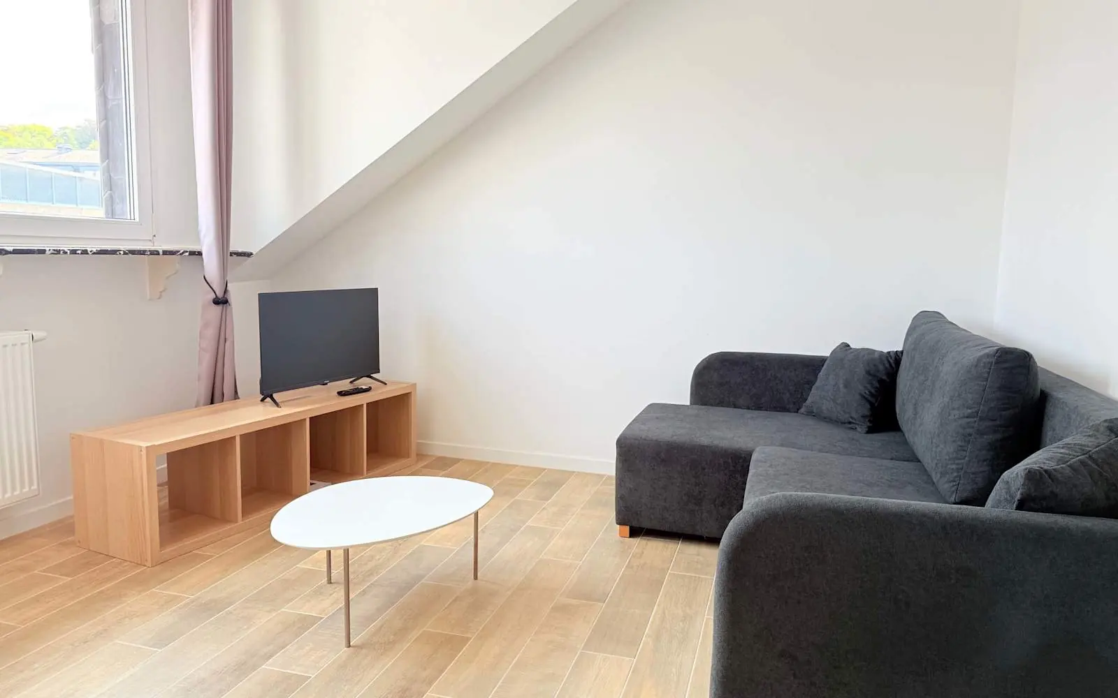 Full Management or Guaranteed Rent? An Owner's Guide